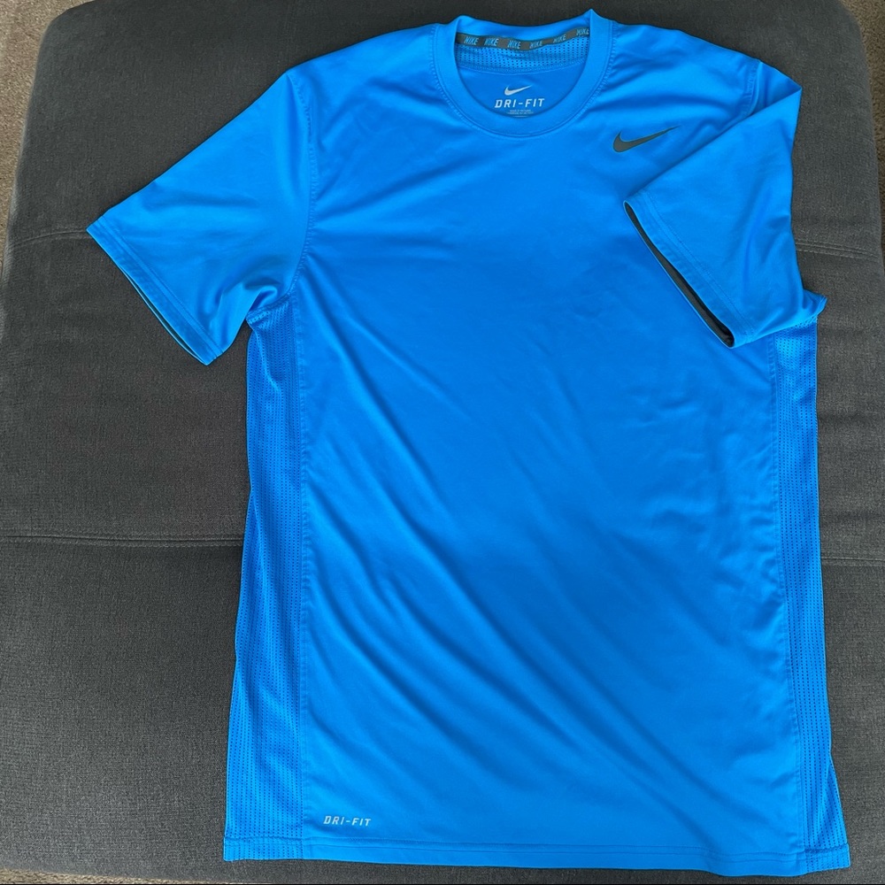 Nike Dri-Fit Round neck shirt M